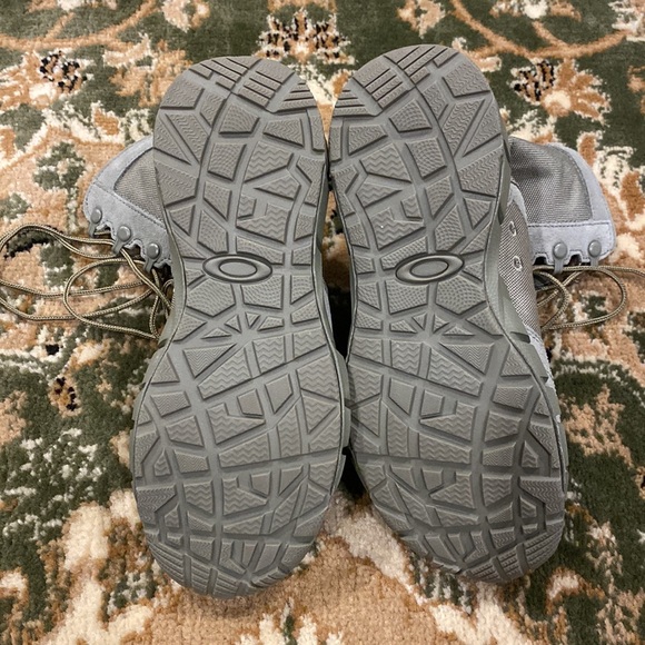 Oakley boots - Picture 2 of 4
